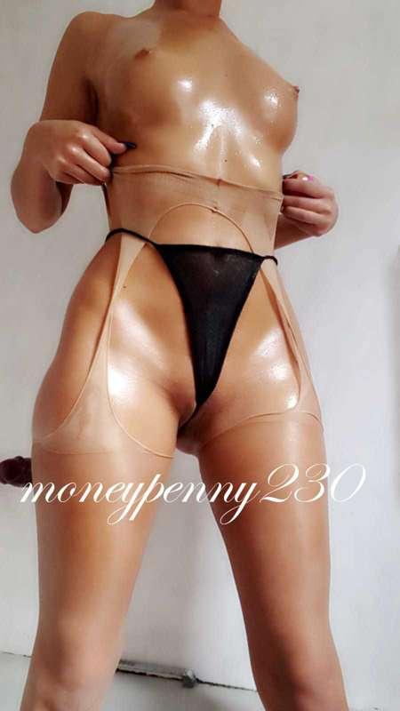 Eat my pussy I wanna sit all over your face before u slide i..