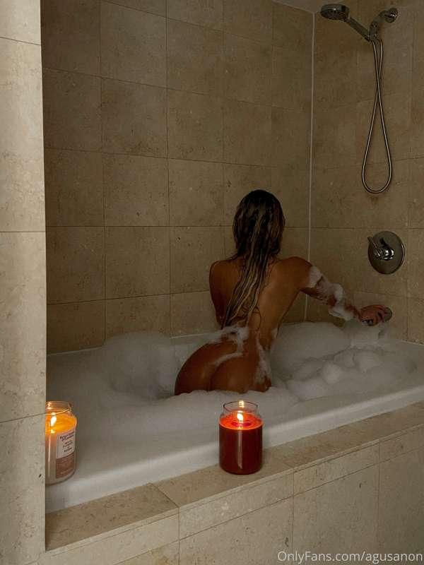 Wanna be in my shower with me? 🚿 (and actually see me shower..