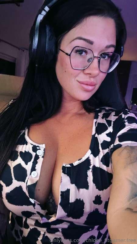 Répondre à ses DM confo en pyjama ... RIEN DE MIEUX! Hello b..
