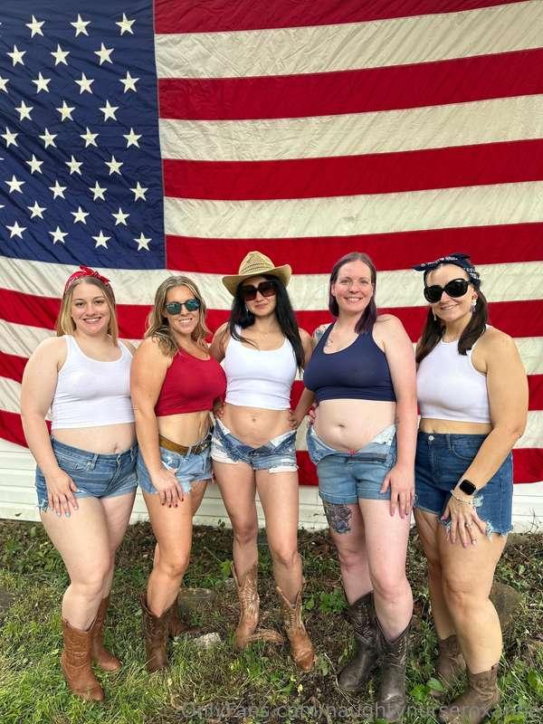 Happy 4th of July from your favorite Hotwives!!   Swipe to h..