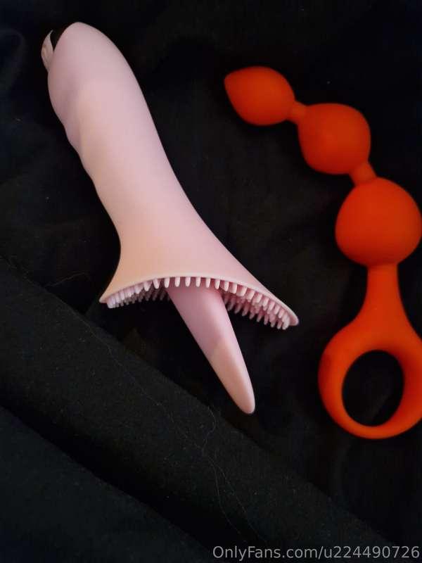 Oh baby I want these beads in my pussy as my tongue lickers ..