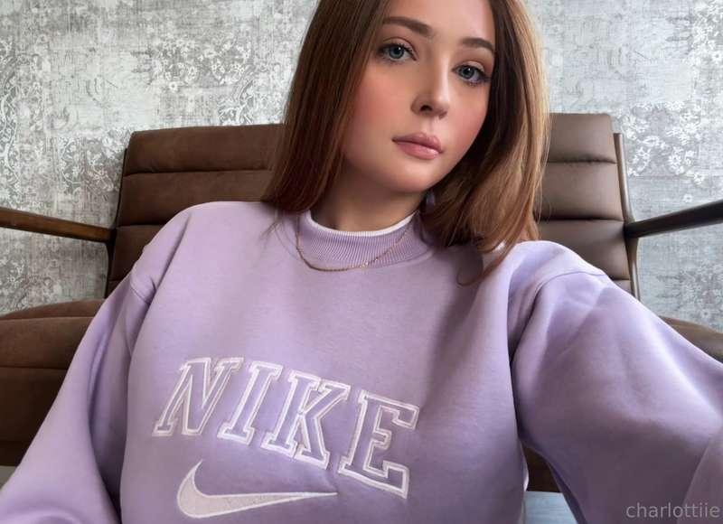 here’s a new selfie I took today, just for you 💜