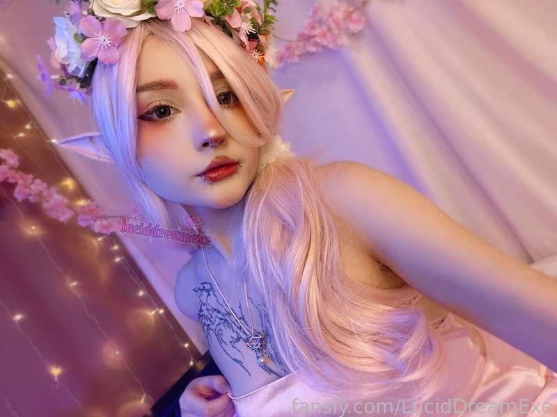 me trying to seduce you (•̀ᴗ•́ )و

☆ #kawaii #scene #gfe #goth #pale #gothgf #elf #alt #emo #kinky ☆