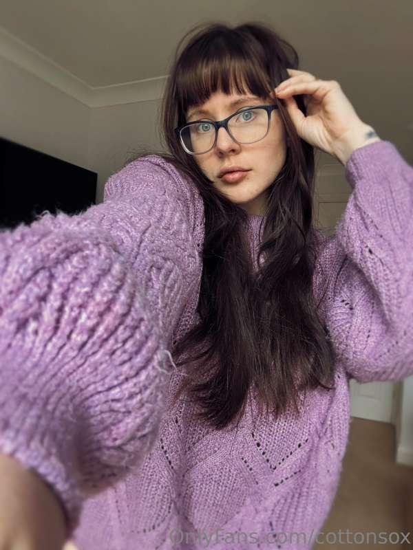 Afternoon jumper and pants time. How is your Monday? I forge..