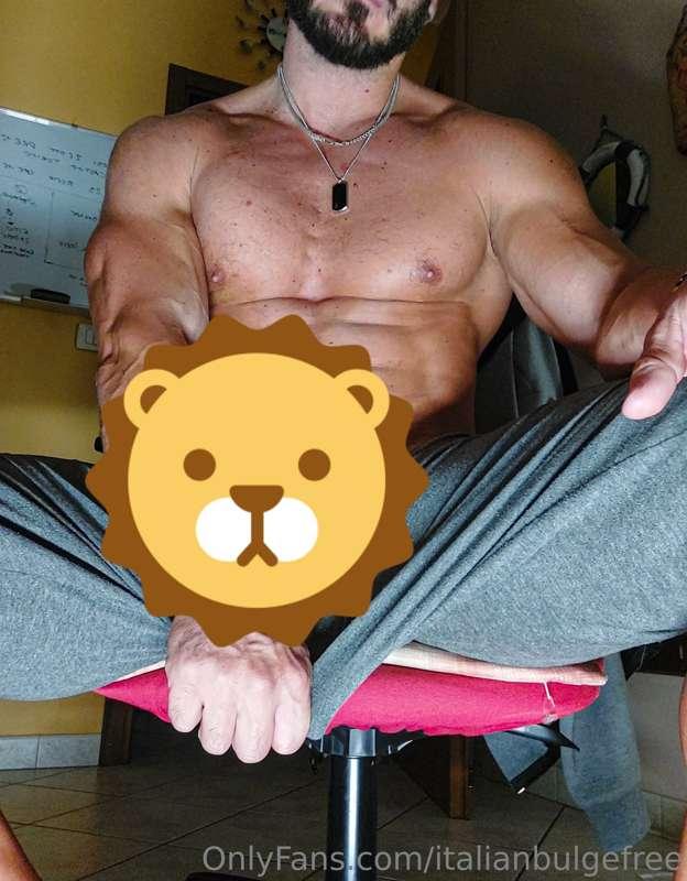 Here what you see during my private videocall...... just wai..
