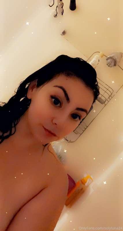 Shower content 😘😘😘