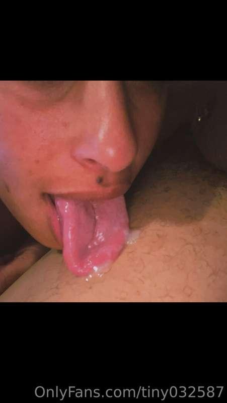 😈😈😈I love to lick 👅 it up 😈😈