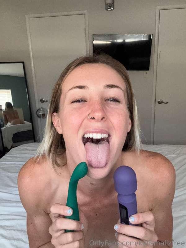 SQUIRT CAM 🎥 💦I hadn’t tried any of my new toy collections t..