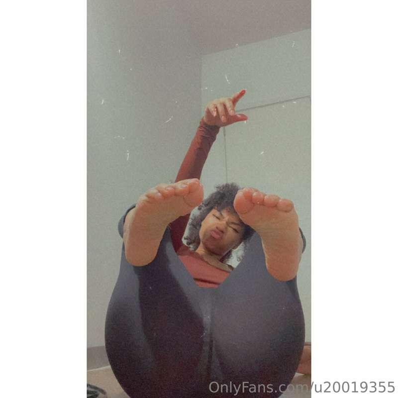 👣 🤫