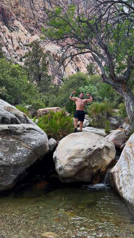 Hike up redrock canyon 😎🥾