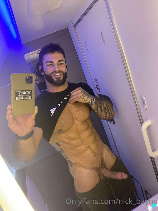 If you were on my flight would you help me with this😏