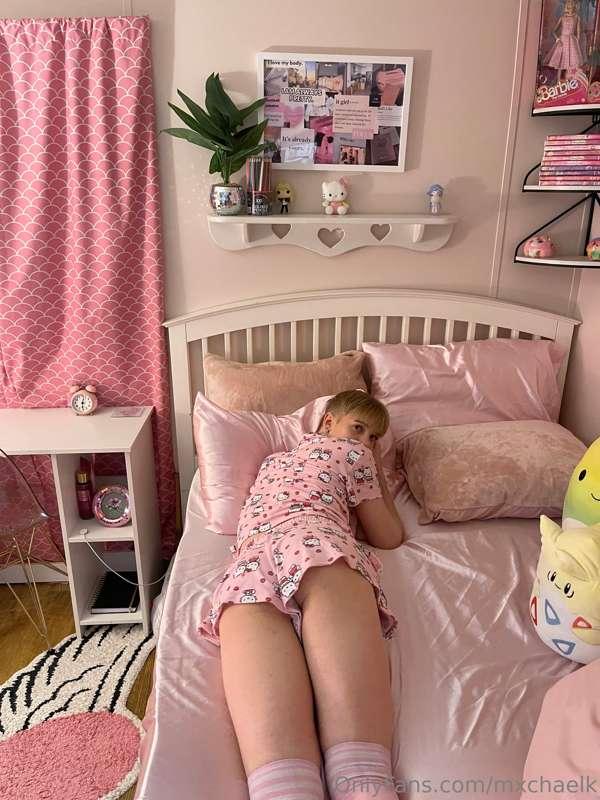 swipe to watch me undress