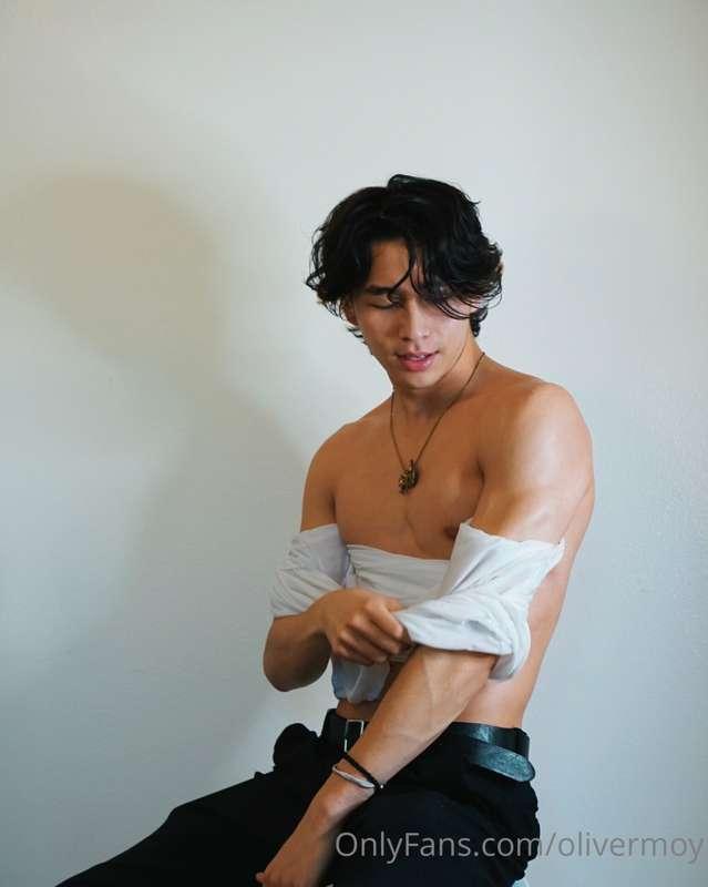 white tee