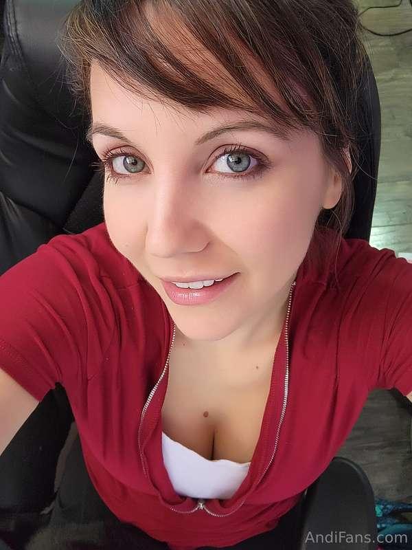 Good morning! I'll be back in a flash with a titty flash 😘