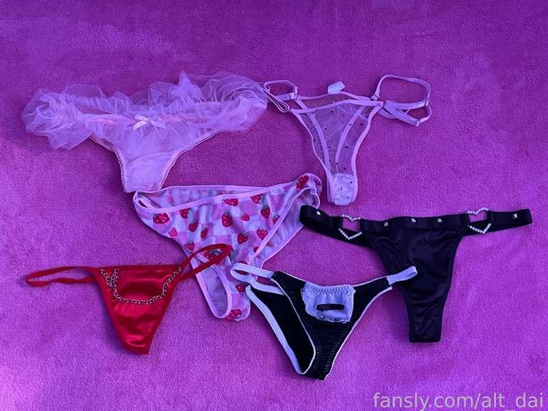 ˗ˏˋ panty auction! ´ˎ˗

i’ve decided to sell my panties! if you’re interested pick a pair &amp; shoot me a message 😚❤️