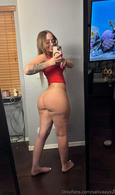 Ok ok I gotta post ☝🏽 more to imprint this ass in your face ..
