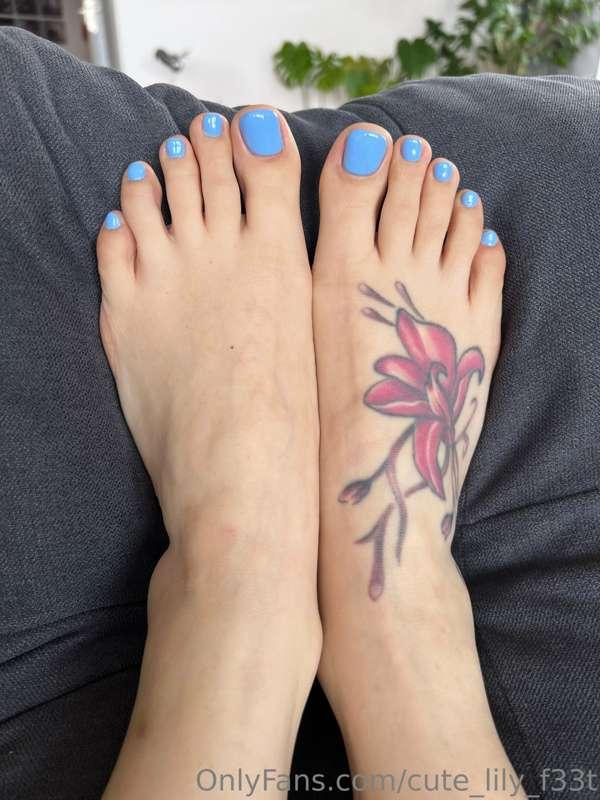 New pedi 🤭💙 Hope that you like it. I am getting better in ma..