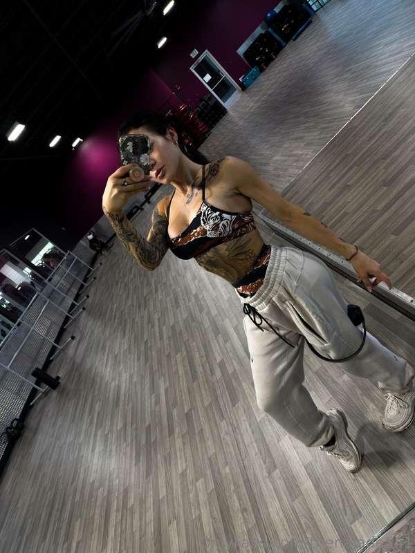 Feeling the burn, wanna feel it too? 🔥😉💪