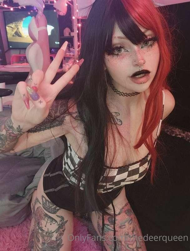 I'm a hex girl and I'm going to put a spell on you~