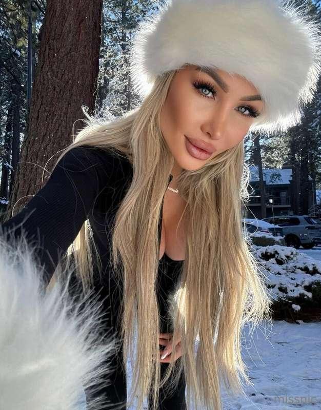 Um helloooo lovely💕 Anyone there??? lol DM me if you are 😅💋❤..