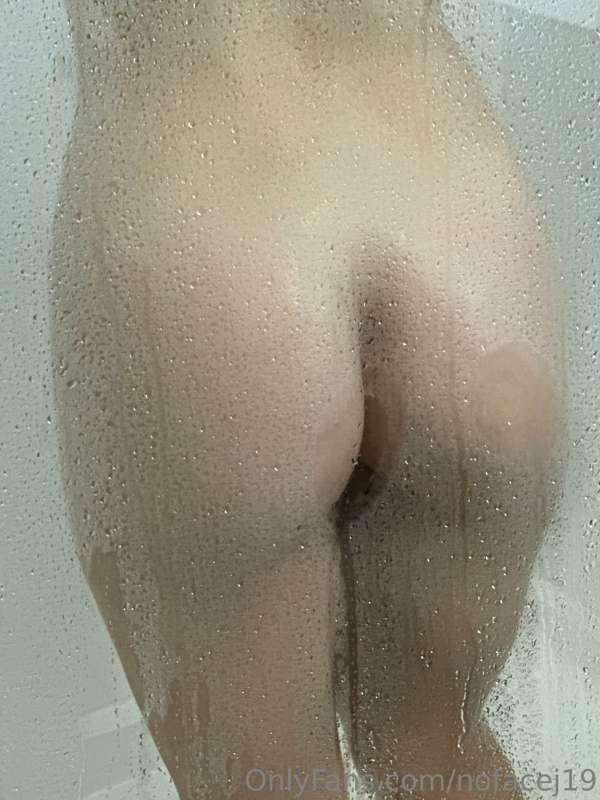 Shower cheeks