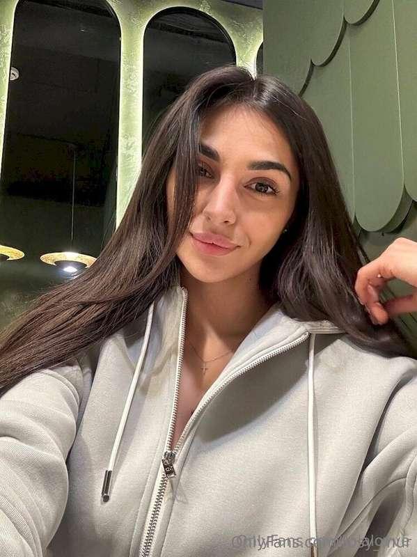 𝐅𝐑𝐄𝐄𝐄 𝐒𝐔𝐁𝐒𝐂𝐑𝐈𝐏𝐓𝐈𝐎𝐍🟢CLICK HERE - @rosy_mur🟢This cutie is onli..