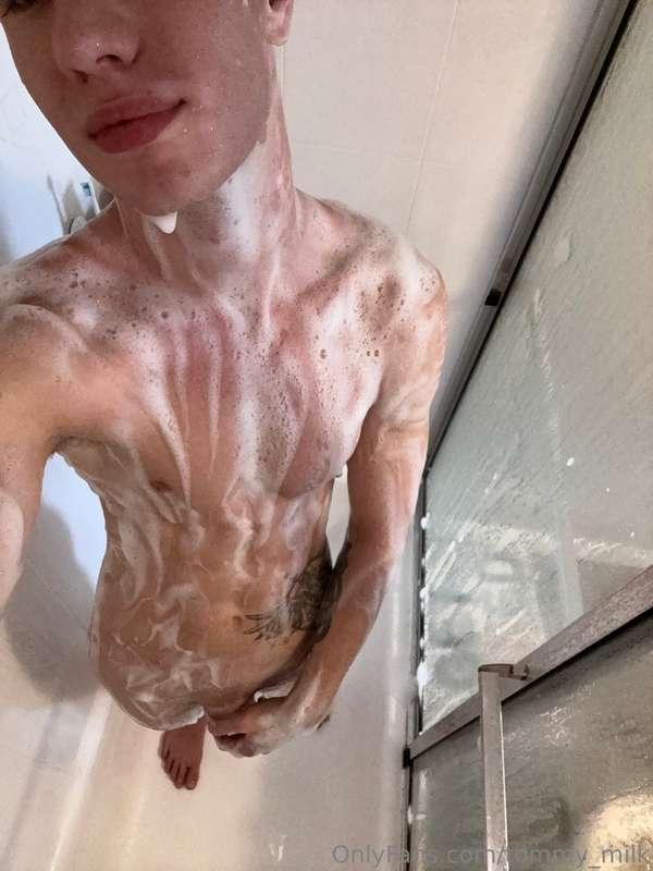 Shower time 🚿🛀