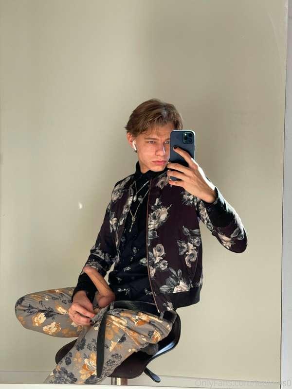 Need a blowjob before I leave the house🥲
