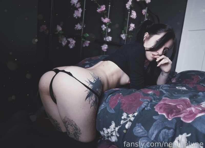 Help your babygirl to take her panties off? 🖤

· ˚☁︎ ｡⋆ ☽˚｡ · #fyp #goth #alternative #petite #brunette #witch #tattoos #smallass #smallboobs #slap · ｡˚☾ ⋆ ｡ ☁︎˚ · 