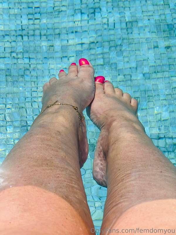 happy Toesday 😋