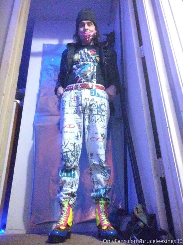 Undress me you like my boots 🌬️⚜️🎸🎥🌐