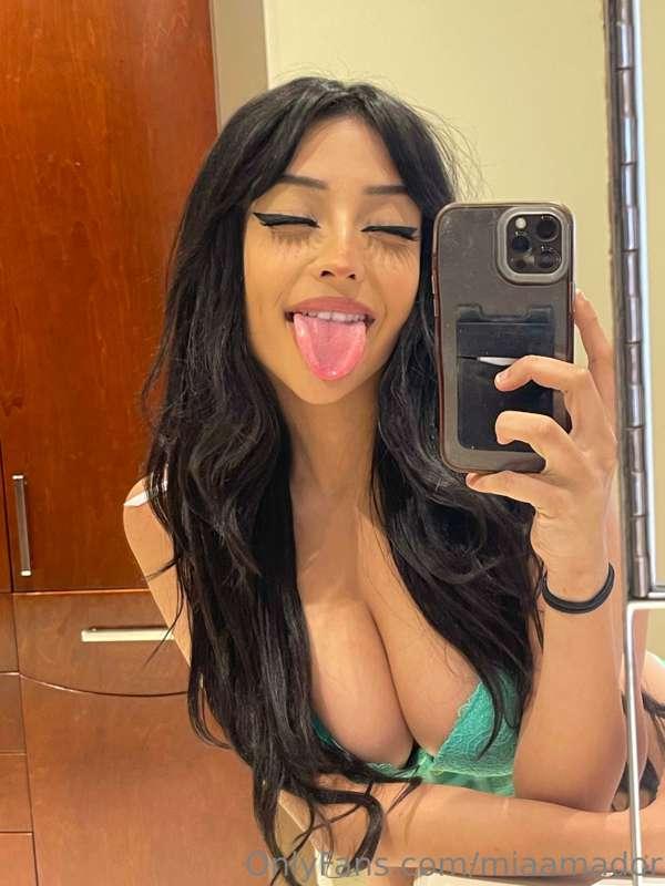 I'm ready to lick you😋