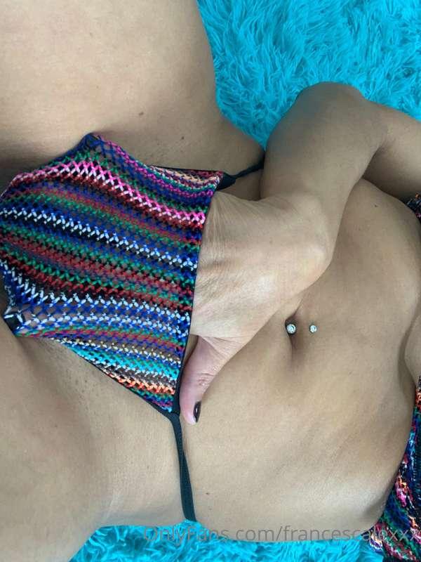 Being naughty wanna see me slide these to the side 😈
Tip $5 ..