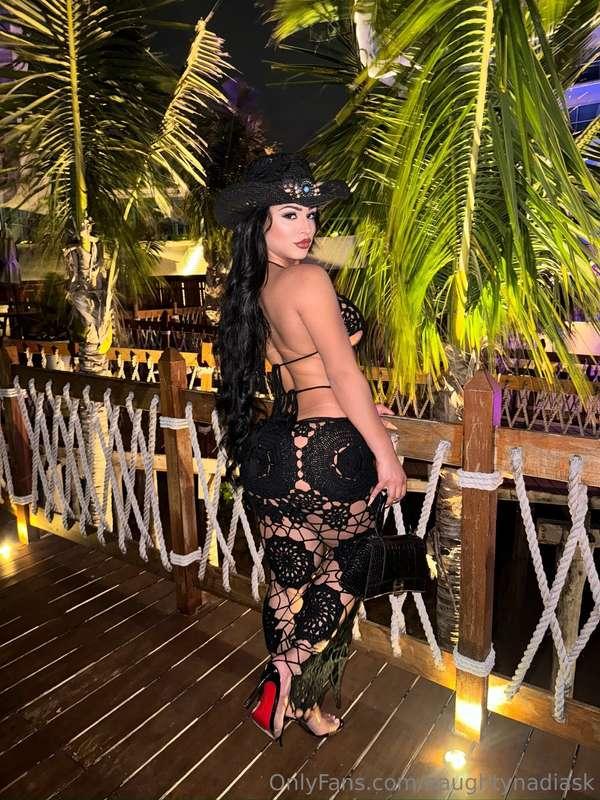 My red bottoms really pop!! More than that under titty hehe!..