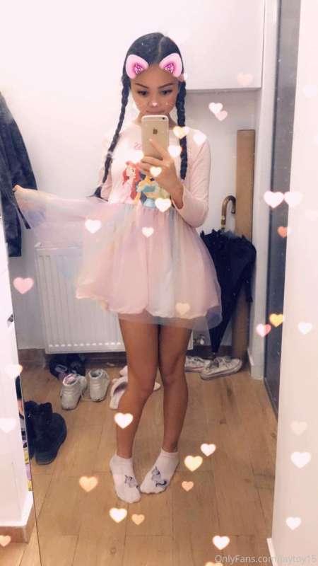 Just frolicking in my new dress 🥰 who wants to play with me?..