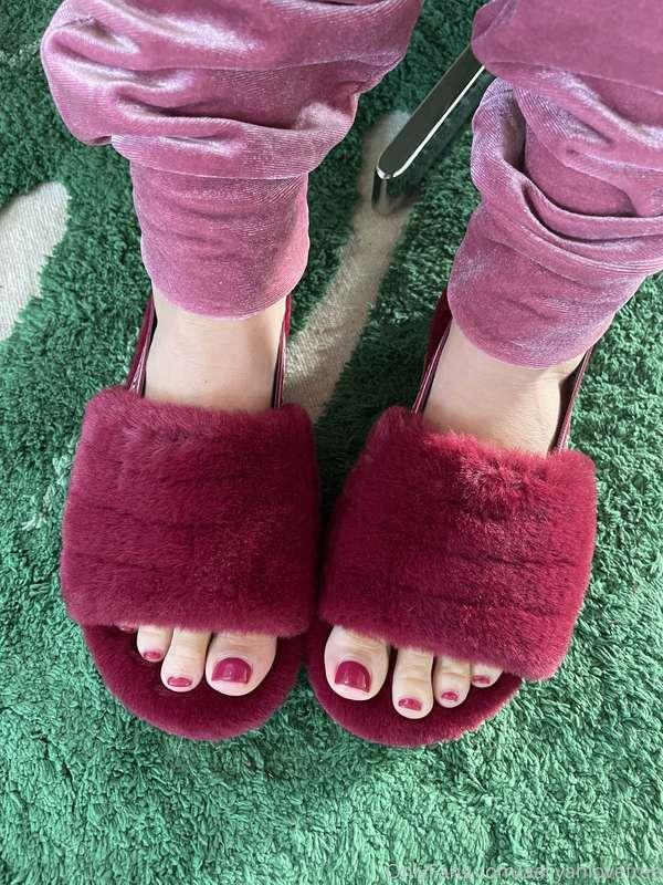 comfy all of 2022!  fuzzy pajamas or very slutty lingerie. T..