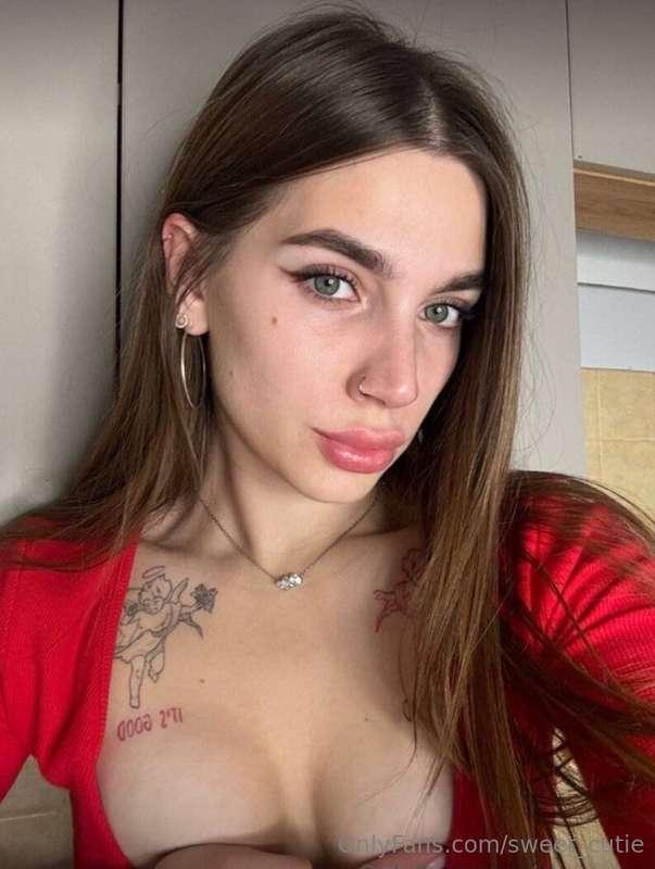 😈🥵 Pretty and wet always @zaragreen is ready to fulfill any ..