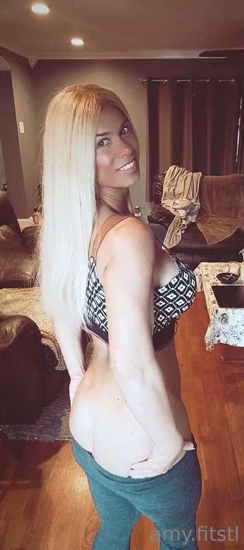 Happy Hump Day Everyone 🍑 Spankable 😈