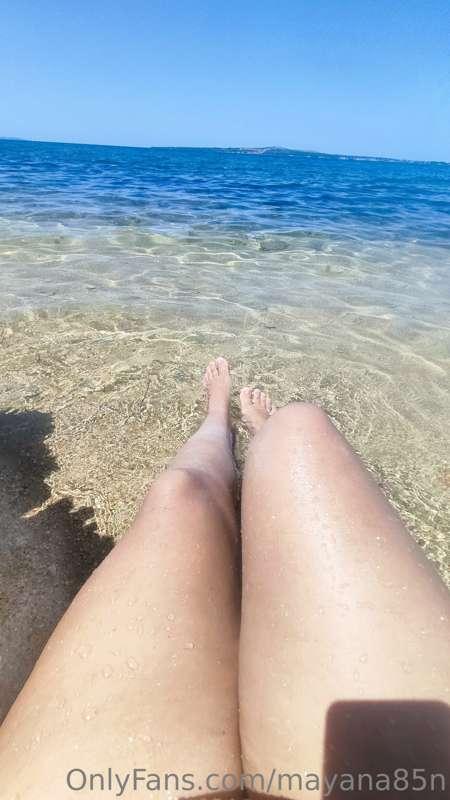🌊🌊👣👣
...but I guess you probably don't like my feet as much ..