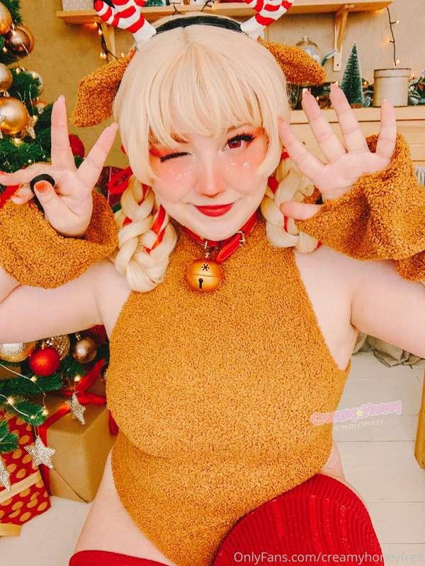 Subscribe on my premium OF this month and get HD Rudolph pho..