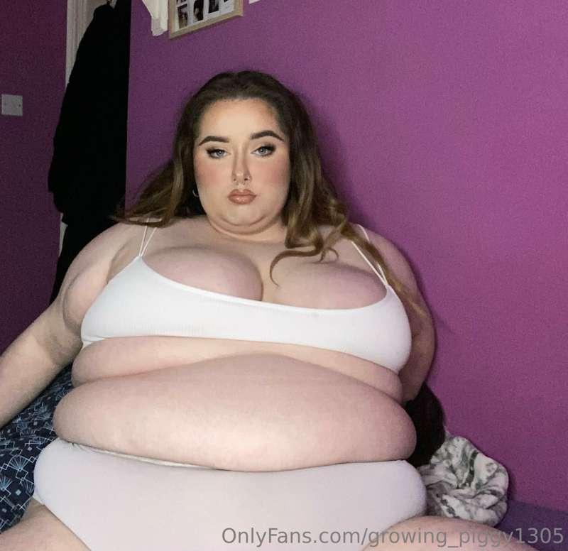 Feeling bigger after all of my festive eating, loving how I’..