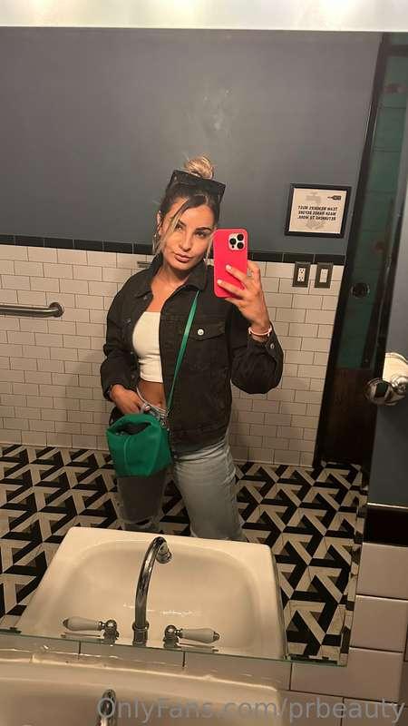 FAVORITE FIT FRIDAY 😎
Which Cali look did you like me in bes..