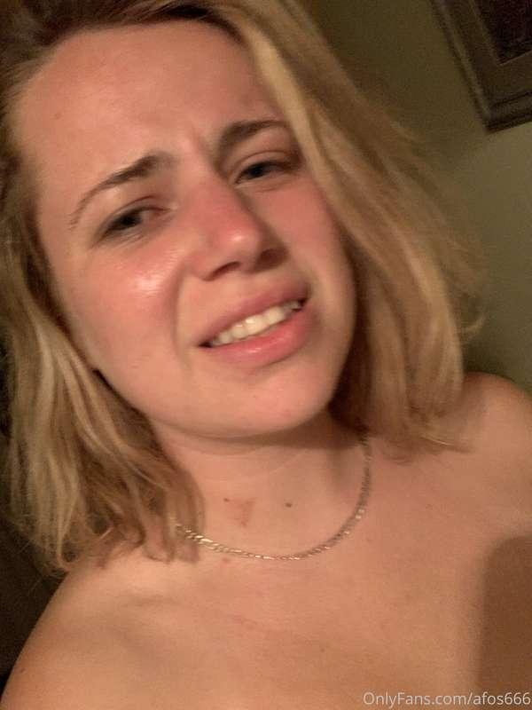 i look so horrid in both of these.... but ima start charging..