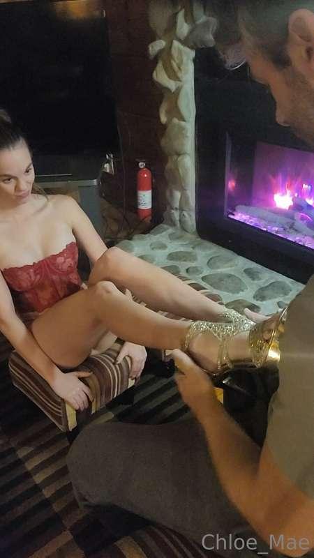 🦶Sexy Cabin Fireplace Foot Job🦶 Dressed up in a really sexy ..