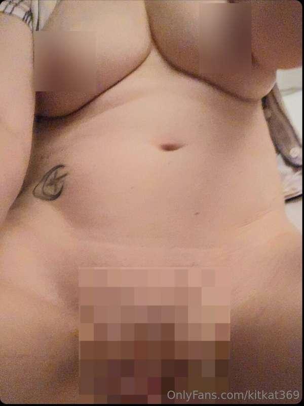 You wanna play with my tits or my pussy first?? 😘😘😘