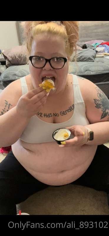 Watch me scarf down some taco johns and make this belly even..