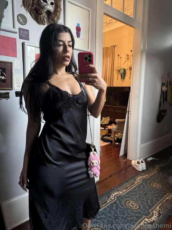 Black never looked this naughty 💌