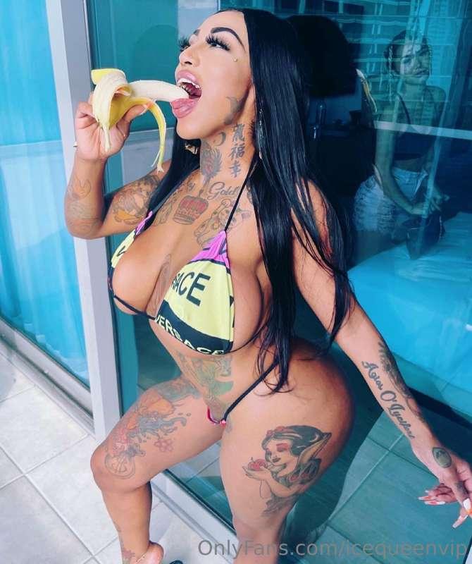 U want some new Deepthroat Videos 🍌😋🍭?
