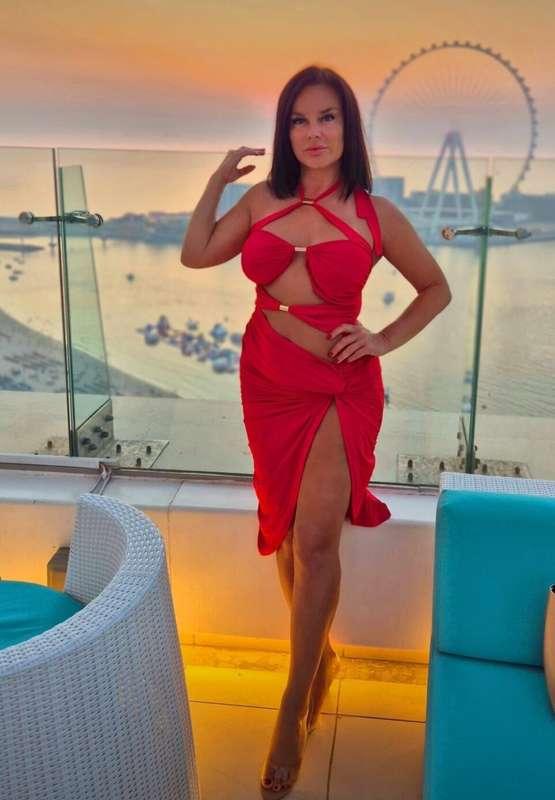 @zeyla_noirHi, my name is Leila. I am 34 years old and a fli..
