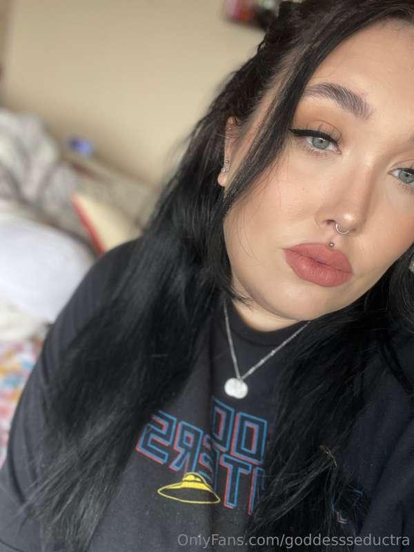I think I might be REALLY beautiful 🖤